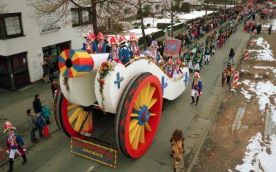 Närrischer Lindwurm erneut aus der Luft zu sehen